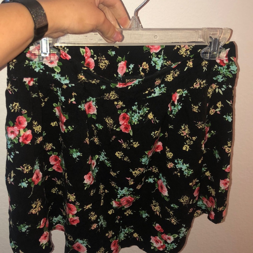 Skirts - Picture 2 of 3